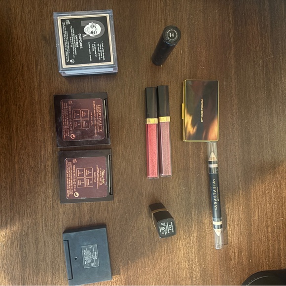 Makeup Bundle - Picture 3 of 3